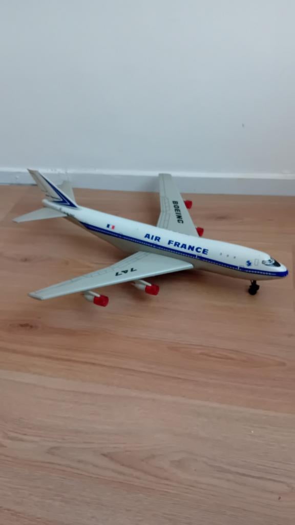 Blikken Vliegtuig Air France 747 60cm lg x 48cm br Netjes., Ophalen of Verzenden, Zo goed als nieuw, Schaalmodel
