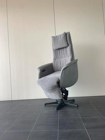 Z.g.a.n. grijze twice sta op stoel / relax fauteuil beschikbaar voor biedingen