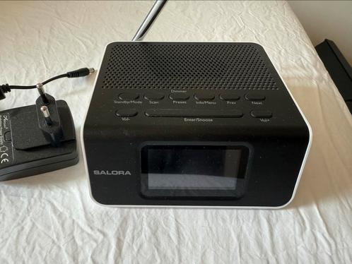 Salora wekkerradio DAB - FM - 2x USB charge, Witgoed en Apparatuur, Wekkers, Zo goed als nieuw, Digitaal, Ophalen of Verzenden
