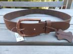 Mooie bruine leren riem met een rood koperen gesp, 80 tot 90 cm, Verzenden, Echt leder, Nieuw