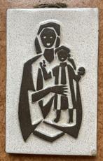 Vintage Westraven reliëf wandtegel Maria met kind, Antiek en Kunst, Antiek | Wandborden en Tegels, Ophalen of Verzenden