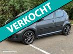 Peugeot 107 1.0-12V Urban Move *Sportvelgen*5-deurs*Airco, Voorwielaandrijving, Stof, Gebruikt, Zwart