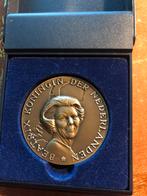 Grote bronzen penning Beatrix, Postzegels en Munten, Ophalen of Verzenden, Brons