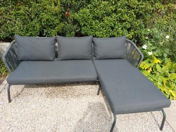Loungebank beschikbaar voor biedingen
