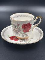 Royal Stafford Kop en Schotel - Roses to Remember, Huis en Inrichting, Keuken | Servies, Ophalen, Gebruikt, Overige stijlen, Kop(pen) en/of Schotel(s)