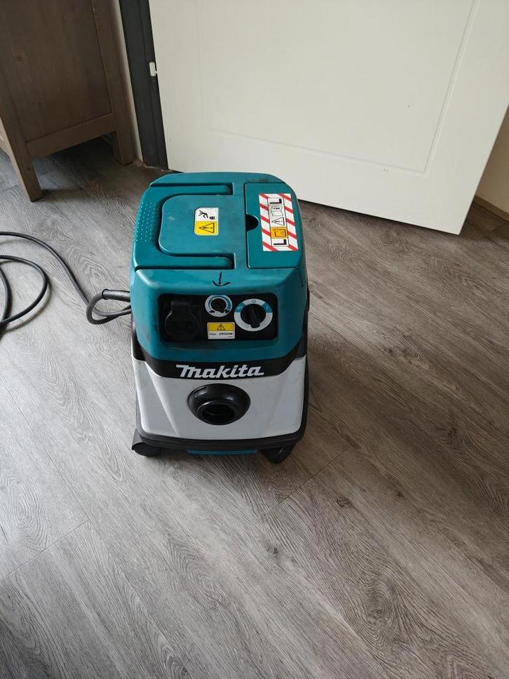 Makita VC1310L Bouwstofzuiger, Doe-het-zelf en Verbouw, Reinigingsmachines, Gebruikt, Waterstofzuiger, Ophalen