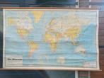 Vintage school landkaart Wereld, Antiek en Kunst, Antiek | Schoolplaten, Aardrijkskunde, Ophalen
