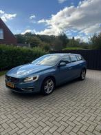 Volvo V60 D6 215pk Plug-in Hybrid 2014 Blauw, Auto's, 1849 kg, 1800 kg, Blauw, Particulier