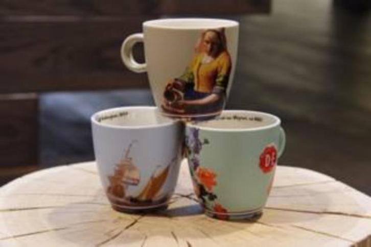 7mokken Douwe Egberts oude meesters  de hele set v.Gogh enz, Huis en Inrichting, Keuken | Servies, Nieuw, Kop(pen) en/of Schotel(s)