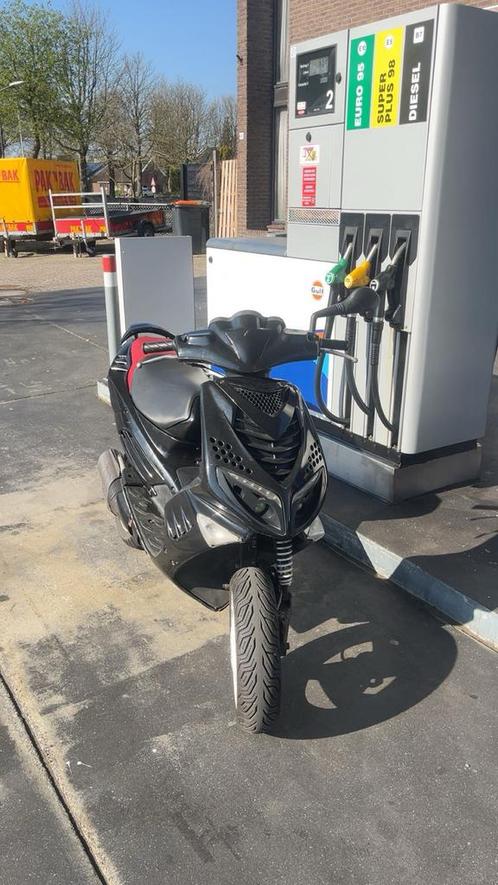 Peugeot Speedfight 2, Fietsen en Brommers, Scooters | Peugeot, Zo goed als nieuw, Speedfight, Maximaal 45 km/u, Tweetakt, Ophalen