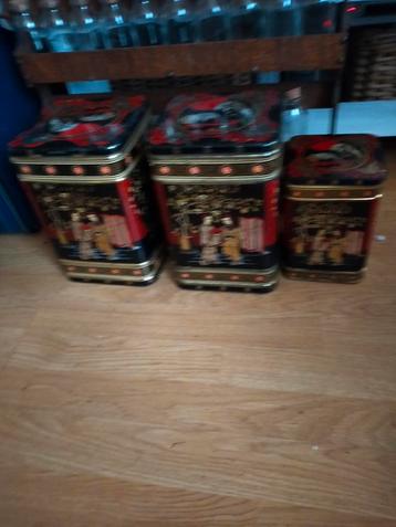 Set van drie vintage Japanse blikken beschikbaar voor biedingen