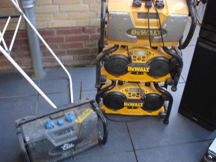 hier enkele dewalt bouwradio s en steroe aangeboden, Diversen, Rommelmarktspullen, Ophalen