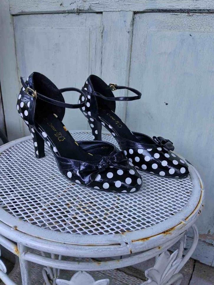Coup De Coeur vintage stippen schoenen maat 36, Kleding | Dames, Schoenen, Zo goed als nieuw, Ophalen