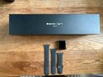 Apple watch 3 series / nike + 42mm gray, Sieraden, Tassen en Uiterlijk, Smartwatches, Ophalen, Zo goed als nieuw, Zwart, IOS