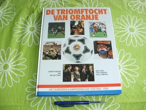 De triomftocht van Oranje - Europees kampioenschap 1988, Boeken, Sportboeken, Zo goed als nieuw, Balsport, Ophalen of Verzenden
