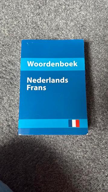 Woordenboek nederlands - frans beschikbaar voor biedingen