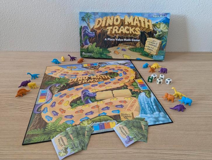 Dino bord spel rekenen, in het Engels, Hobby en Vrije tijd, Gezelschapsspellen | Bordspellen, Zo goed als nieuw, Ophalen of Verzenden