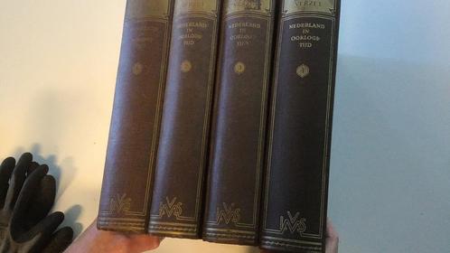 Nederland in oorlogstijd 4 delen, Boeken, Encyclopedieën, Zo goed als nieuw, Ophalen of Verzenden