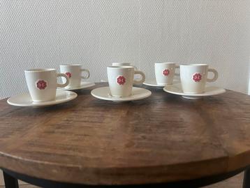 Douwe Egberts Espresso Kopjes en Schotels beschikbaar voor biedingen