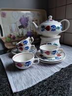 Thee set, theepot met waxinehouder en 4 thee kop en schotel, Ophalen, Zo goed als nieuw, Overige stijlen, Kop(pen) en/of Schotel(s)