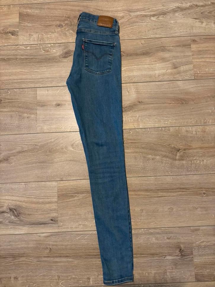 Levi’s 720 High Rise Super Skinny – Levi’s Premium – W26 L32, Kleding | Dames, Spijkerbroeken en Jeans, Zo goed als nieuw, W27 (confectie 34) of kleiner
