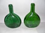 2 groene  flessen / 2 ronde flesjes / decoratief / kaars, Ophalen of Verzenden, Minder dan 50 cm, Groen, Glas