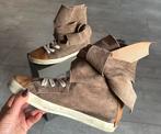 Cinzia Araia , suede / leren wikkel sneakers , 38, zgan, Bruin, Ophalen of Verzenden, Cinzia Araia, Sneakers of Gympen
