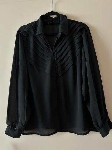 Zwarte Blouse met Plissé - Maat 42/44 beschikbaar voor biedingen