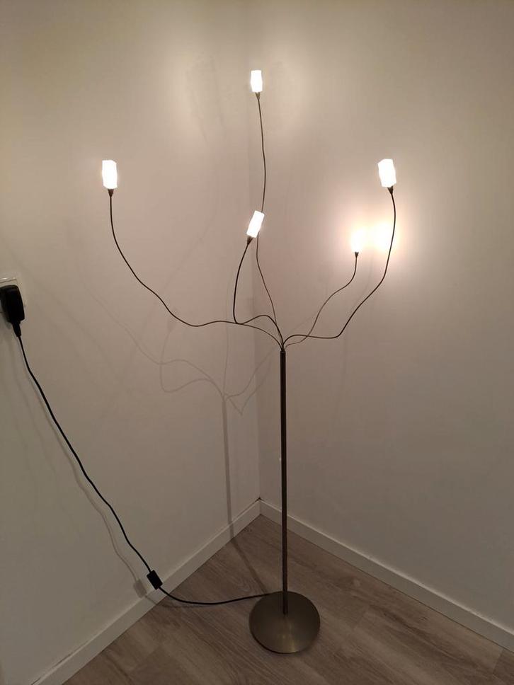 Staande kamerlamp - brons kleurig en organisch qua vorm, Huis en Inrichting, Lampen | Vloerlampen, Gebruikt, 150 tot 200 cm, Metaal