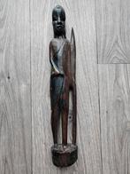 Sculptuur Beeld man met speer houtsnijwerk, Ophalen of Verzenden