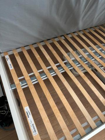 Te koop aangeboden tweepersoonsbed - afbeelding 1