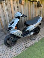 Peugeot Speedfight 2 zilvergrijs, Fietsen en Brommers, Scooters | Peugeot, Ophalen, Zo goed als nieuw, Tweetakt, Speedfight