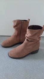 FEYN Suède Laarsjes Taupe Maat 38, Kleding | Dames, Schoenen, Beige, Lage of Enkellaarzen, Ophalen of Verzenden, Zo goed als nieuw