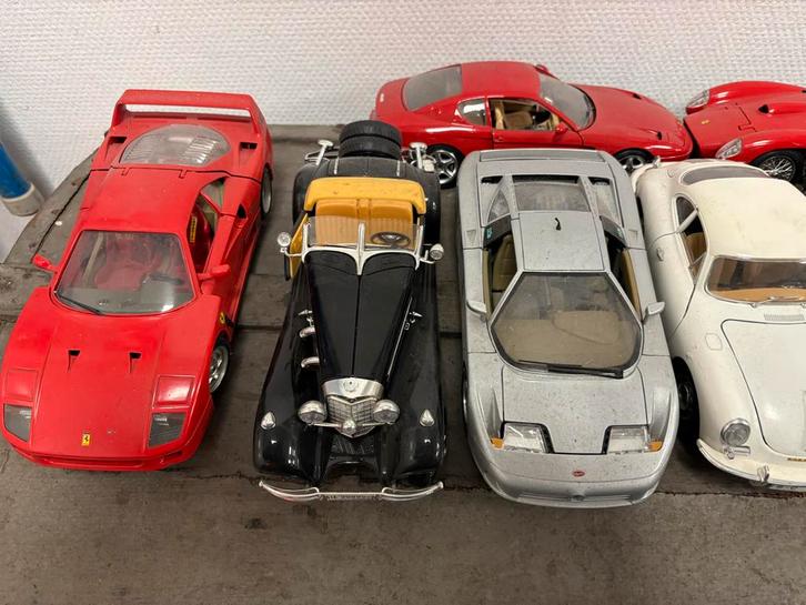 Burago 1:18 Modelauto's - Ferrari, Lamborghini, Porsche, Hobby en Vrije tijd, Modelbouw | Auto's en Voertuigen, Gebruikt, Auto