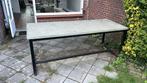 GRATIS: Betonnen tafel met stalen onderstel (moet zsm weg), Ophalen, Gebruikt, Overige materialen