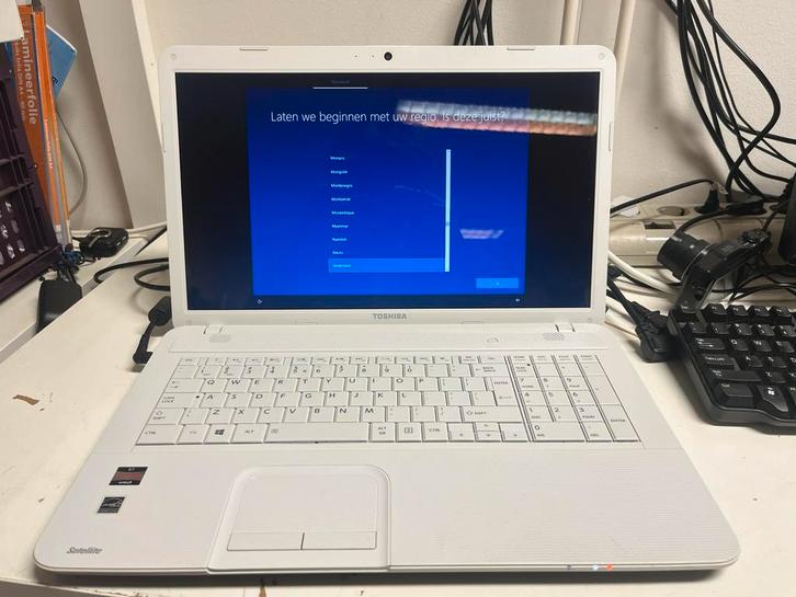 Toshiba Satellite C870D-11M Werkend Windows 10, Computers en Software, Windows Laptops, Zo goed als nieuw, 15 inch, 2 tot 3 Ghz