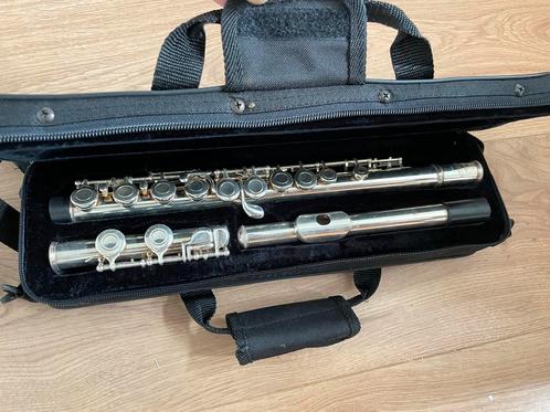Dwarsfluit Yamaha 211sII incl tas, muziekstandaard en muziek, Muziek en Instrumenten, Blaasinstrumenten | Dwarsfluiten en Piccolo's