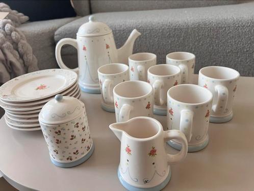 Douwe Egberts theeservies | theepot | gebaksbordjes | mokjes, Huis en Inrichting, Keuken | Servies, Zo goed als nieuw, Overige typen