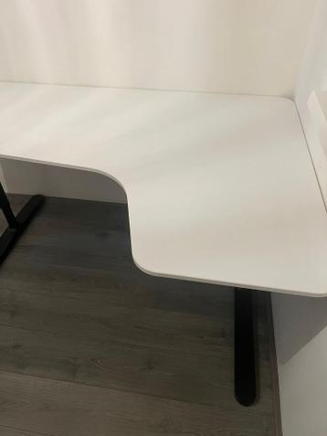 IKEA BEKANT bureau met zwarte poten - afbeelding 3