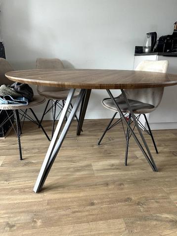 Ronde houten tafel (140cm) - stevig & stijlvol beschikbaar voor biedingen