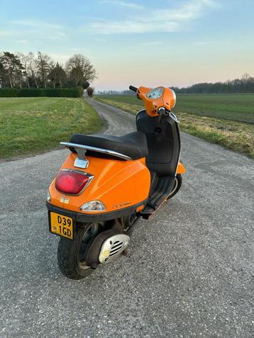 Vespa LX50 te koop vriendenprijsje beschikbaar voor biedingen