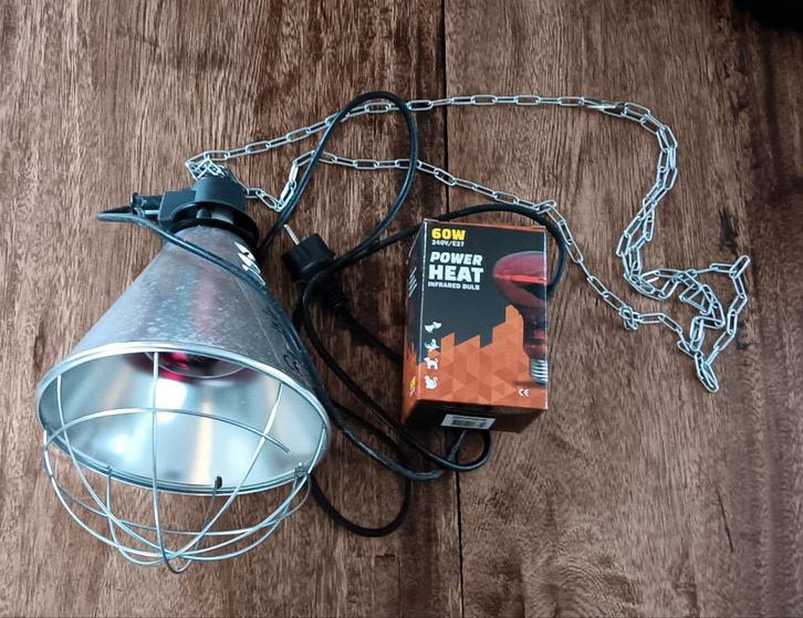 Warmtelamp 60w voor kuikens kippen zgan, Dieren en Toebehoren, Pluimvee | Toebehoren, Zo goed als nieuw, Overige typen, Ophalen of Verzenden