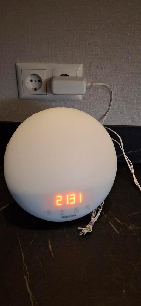 Philips wake up Light hf3510 wekker radio, Witgoed en Apparatuur, Wekkers, Zo goed als nieuw, Digitaal, Ophalen