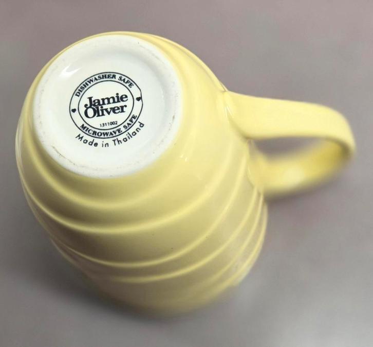 Jamie Oliver Gele Mok, Huis en Inrichting, Keuken | Servies, Zo goed als nieuw, Kop(pen) en/of Schotel(s), Overige stijlen, Aardewerk