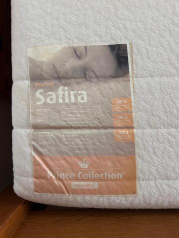 Twijfelaar/ Tweepersoonsmatras beschikbaar voor biedingen