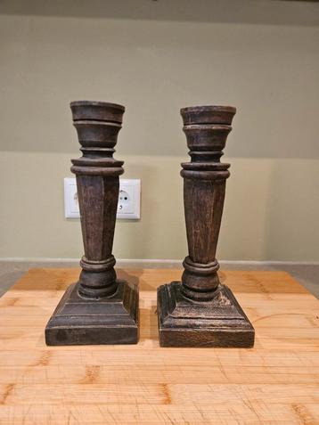 2 Houten Kandelaren beschikbaar voor biedingen