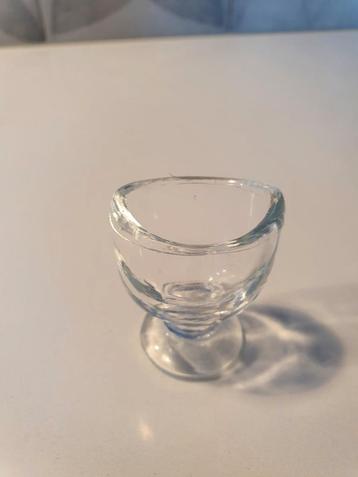 Zeldzaam antiek glazen oogspoelbadje uit de jaren 20 €15 beschikbaar voor biedingen