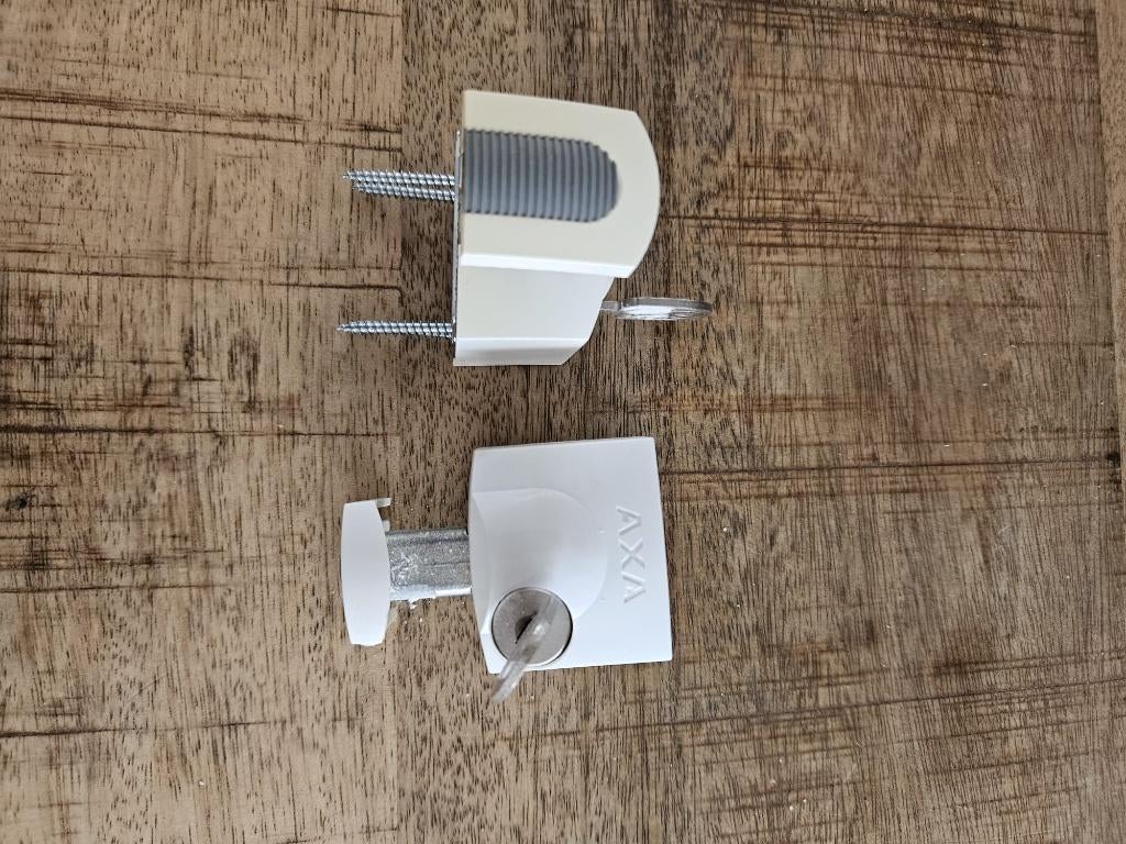 Oplegsloten 2x, wit AXA, Ophalen, Gebruikt, Overige materialen, Slot