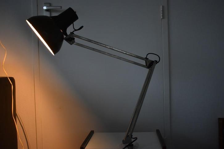 Lival Finland P12 burolamp Scandinavisch design, Huis en Inrichting, Lampen | Tafellampen, Gebruikt, 75 cm of meer, Metaal, Ophalen