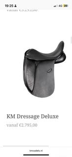 km zadel dressage deluxe 17,5 inch w boom, Dieren en Toebehoren, Paarden en Pony's | Zadels, Ophalen of Verzenden, Zo goed als nieuw